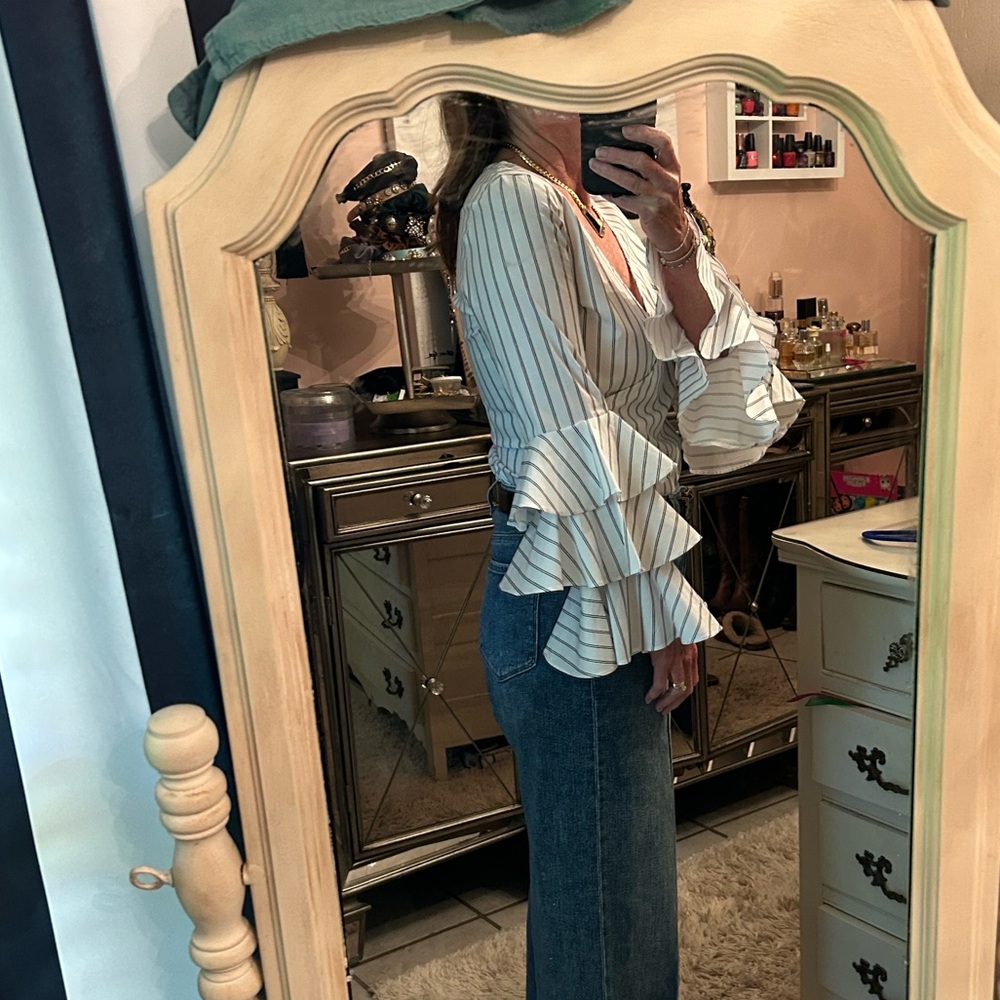 Aqua ruffle sleeve blouse - Picture 5 of 9
